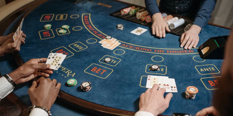 Nắm rõ thuật ngữ để cách chơi baccarat luôn thắng